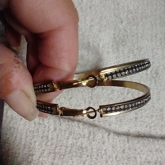 Goldtone black 🖤 crystal 🔮 huge large hoop wire earrings - Picture 1 of 4